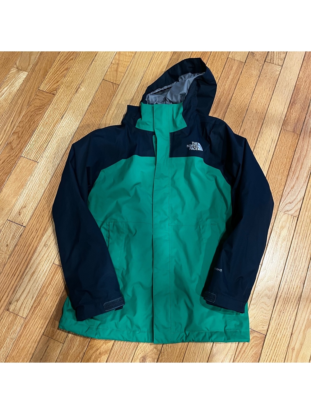 The North Face Boys' Waterproof Green and Black Jacket Size M (10/12)